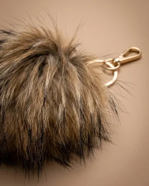 Charm de Piel Noah Camel y Negro